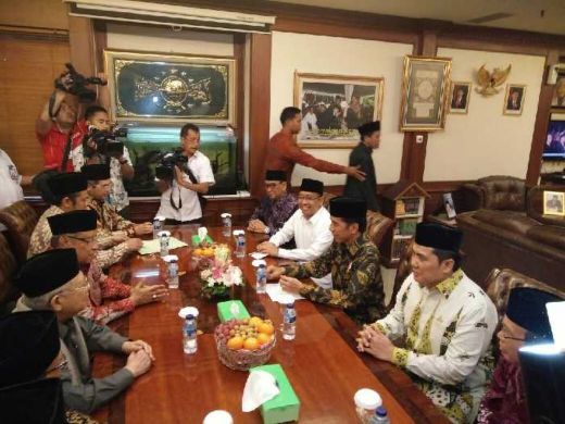 Sambangi Para Kyai dan Ulama, Jokowi: NU Penyangga Utama NKRI