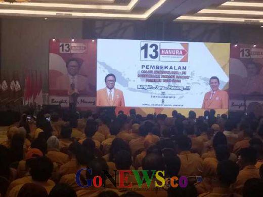 Dihadapan Jokowi, Oso Sebut Pasangan Nomor 01 Bakal Menang 79 Persen