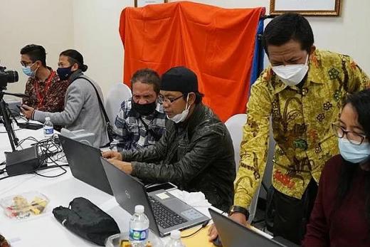 Cetak KTP-el WNI di Chicago Cuma 2 Menit