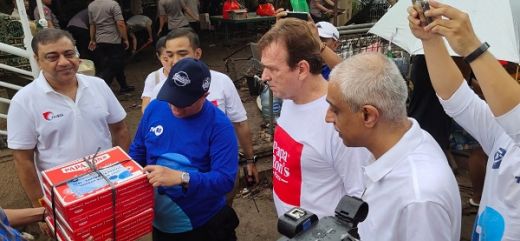 Oorja Group Kerja Bareng Paparons Pizza dan TVRI Berikan Bantuan Korban Banjir