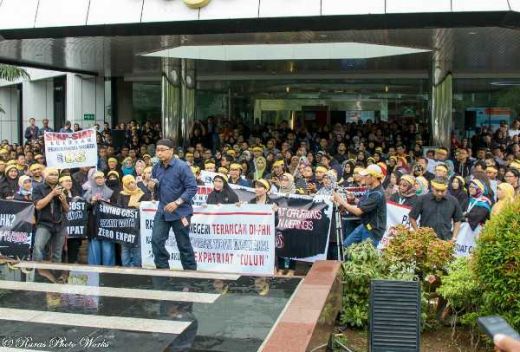 Diduga Ada Paksaan Teken Surat PHK, Ribuan Karyawan Indosat Gelar Aksi di Sejumlah Provinsi