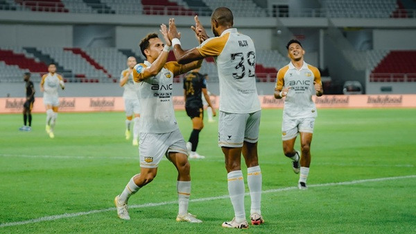 Jan Olde: Persija Bagus Tapi Kami Pun Tak Kalah Bagus