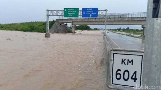 Netizen: Saat Diresmikan Disebut Tol Jokowi, Giliran Banjir Sedengkul Disebut Tol Kertosono