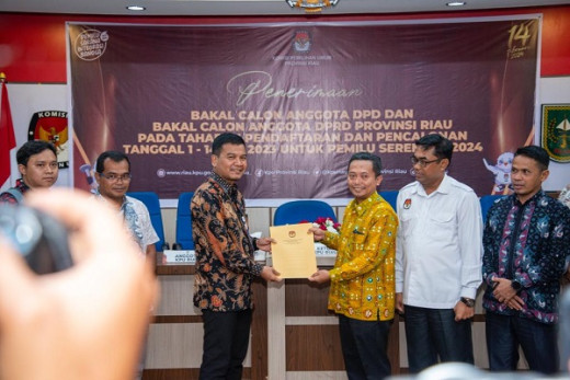 Dukungan Kalangan Milenial dan Pelaku UMKM saat Arif Eka Saputra Resmi Daftar DPD RI ke KPUD Riau