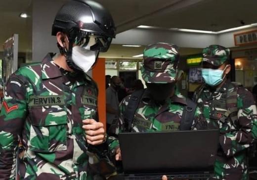 Lawan Corona, TNI AD Keluarkan Helm Deteksi Suhu Tubuh