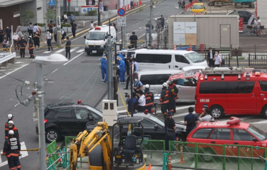 Insiden Penembakan, Mantan PM Jepang Dilarikan ke RS