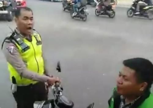 Viral di Medsos, Driver Ojol Ngamuk, Diduga Dipukul Polisi di Pekanbaru
