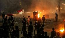 Masih Berlangsung di Harmoni, Massa Lempar Molotov, Polisi Tembakkan Gas Air Mata