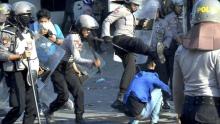 Polisi Pukuli Mahasiswa Ambon, Kapolda Maluku Dilempari Batu