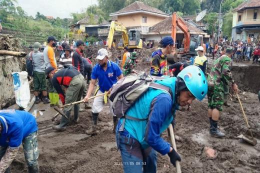 Kirim Relawan ke Lokasi Banjir Bandang di Batu, Blue Helmet Minta Pemerintah Perkuat Literasi Kebencanaan