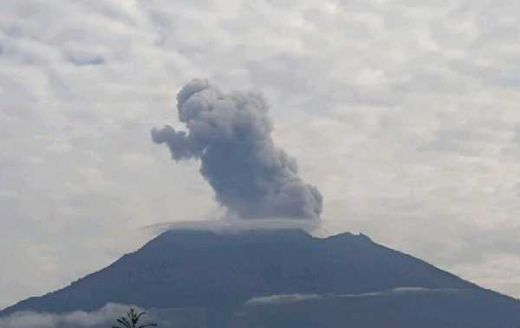 BNPB: Gunung Agung Hanya Erupsi Sesaat, Bali Tetap Aman
