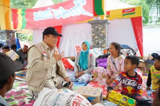 Salurkan Bantuan, Gerindra Minta Pemerintah Tetapkan Bencana Nasional Erupsi Semeru