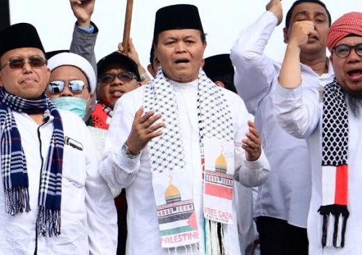 Jamaah Umrah Ditunda Alasan Omicron, Giliran Nataru Kok PPKM Dibatalkan? Pemerintah Adil Dong!