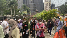 Terasa hingga Jakarta, Pekerja Kantor Berhamburan akibat Gempa Sukabumi