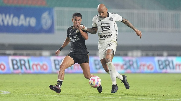 Kekecewaan Carlos Pena Tak Dapatkan Poin lawan Dewa United