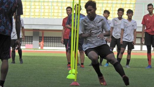 Bima Sakti Genjot Latihan Fisik Timnas U 16 Indonesia
