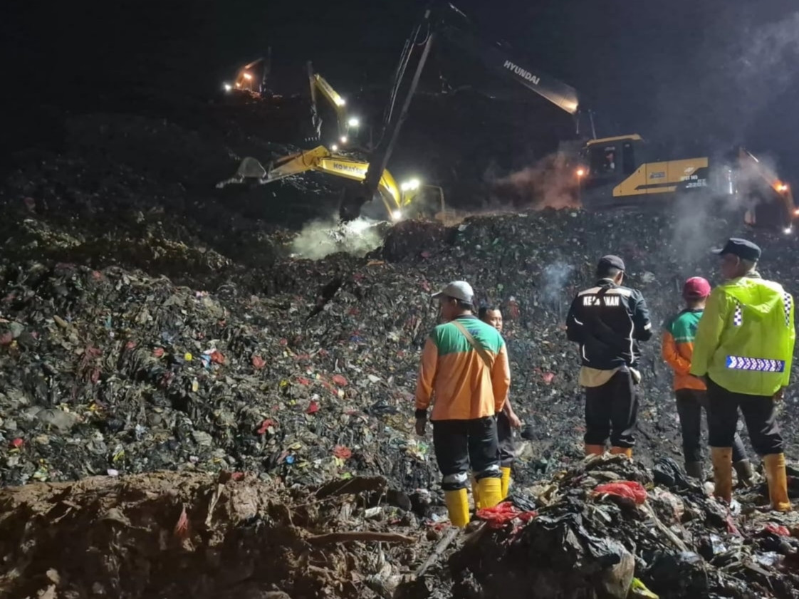 Empat dari 10 Terduga Korban Longsor TPST Bantar Gebang Ditemukan Meninggal