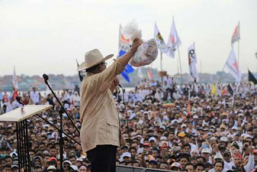 Elektabilitas Ungguli Petahana, Prabowo Minta Masyarakat Tetap Kompak dan Semangat