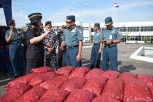 TNI AL Tangkap Penyelundup Bawang Merah di Perairan Sumut dan Aceh