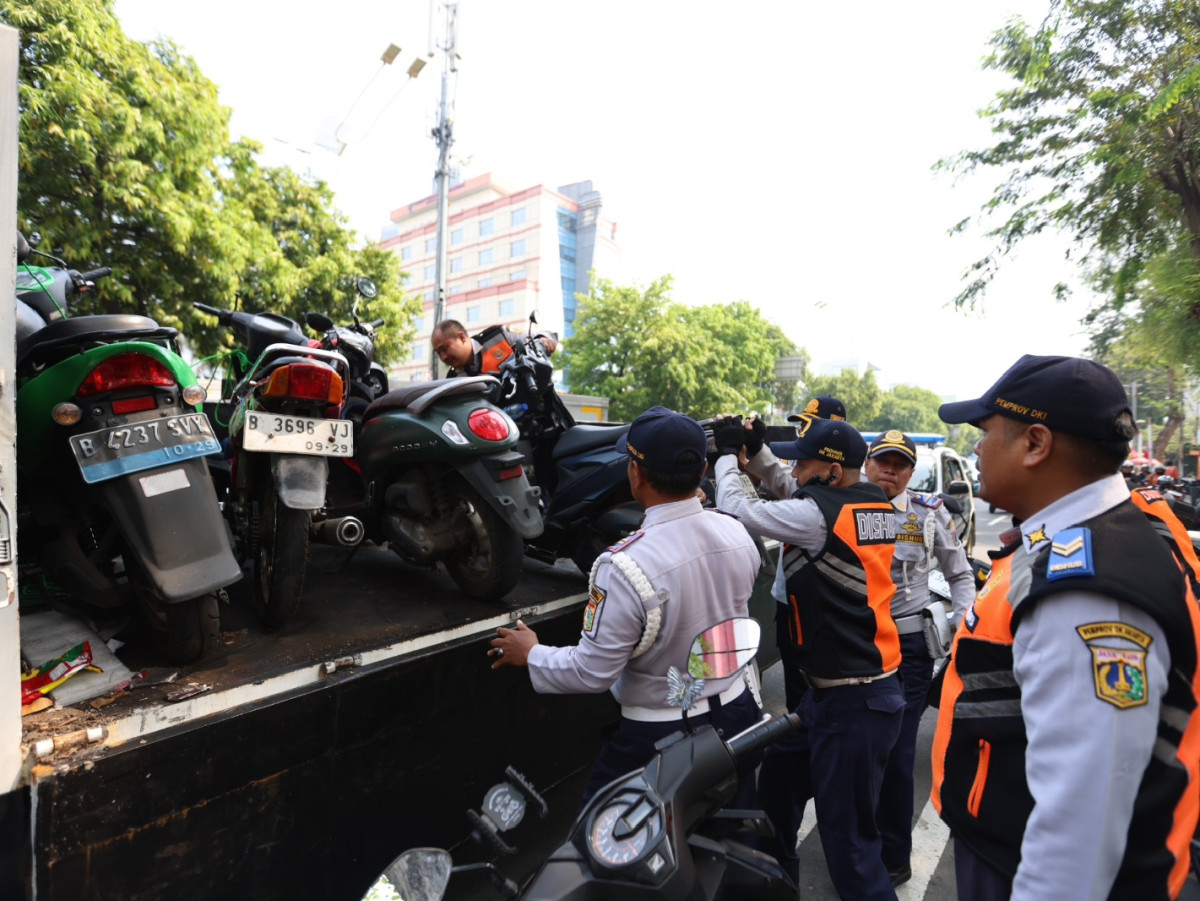 Operasi Gabungan Digelar, Pemprov DKI Tindak Tegas Parkir dan Jukir Liar
