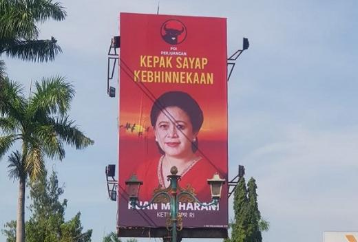 Rakyat Butuh Makan, Senyuman Politisi di Baliho Tidak Bikin Perut Kenyang