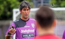 Soal Pengganti Paulo, Teco Masih Komunikasi dengan Manajemen Bali United FC