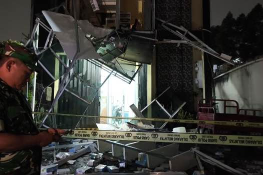 Ledakan Misterius Hancurkan Gedung 4 Lantai di Pondok Aren, Polisi Pastikan Bukan Bom