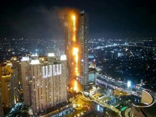 Gedung Soho Terbakar, Api Diduga Berasal dari Lantai 6-12