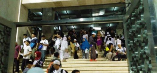 Malam Ini, Peserta Aksi 112 Tak Henti-hentinya Berdatangan ke ke Masjid Istiqlal