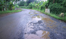 Truk Muatan Hasil Galian C Lalu Lalang, Jalan Raya di Reban Batang Rusak Parah