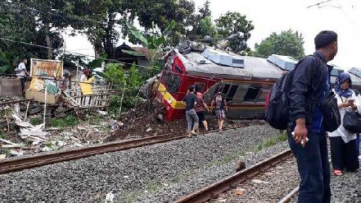 Dua Gerbong Keluar Rel dan Terguling di Bogor, Empat Hari Setelah Jokowi Naik KRL