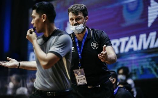 Coach Alex Tetap Bangga Pada Pemain
