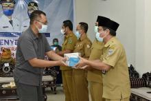 Dari NTB untuk Indonesia, 4.800 Unit Alat Rapid Test Entram Diserahkan Gubernur Zulkieflimansyah