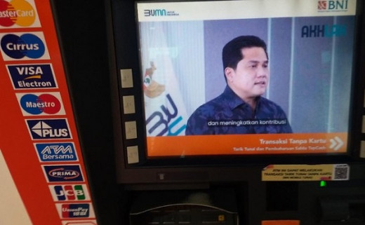 Wajah Erick Thohir Muncul di ATM, Warganet: Mau Nyapres Kok Numpang Fasilitas Negara! Gak Malu?
