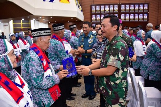 Kasal Lepas 82 Jemaah Calon Haji TNI AL 2019
