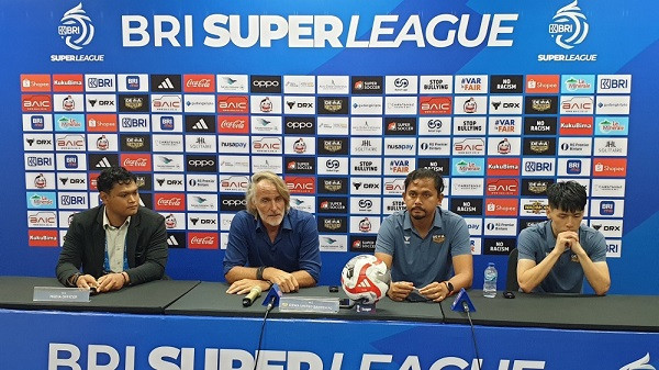 Penyesalan Jan Olde Rekerink di Laga Perdana Dewa United FC