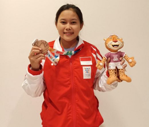 Lifter Nur Vitnasari Jadi Penyumbang Medali Pertama Indonesia