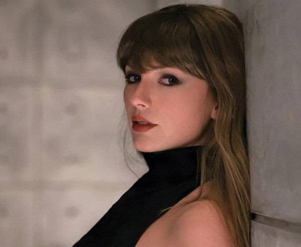 Taylor Swift Bertahan di Puncak Tangga Lagu Inggris