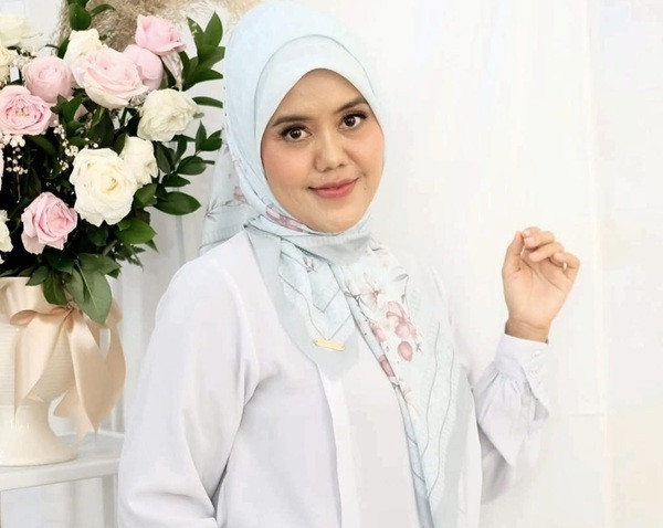 Kisah Inspiratif Dwi Suswanti Raih Gelar Doktor Meski Ibunya Tak Lulus SD