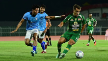 Meski Menang, Bernando Tavares Soroti Peluang Persebaya Yang Terbuang