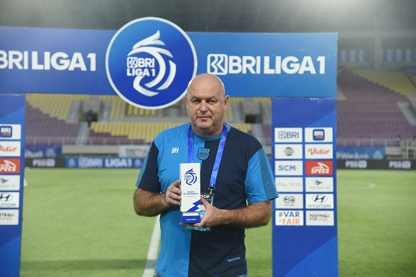 Raih Gelar Best Coach, Bojan Hodak: Gelar Ini Untuk Semua