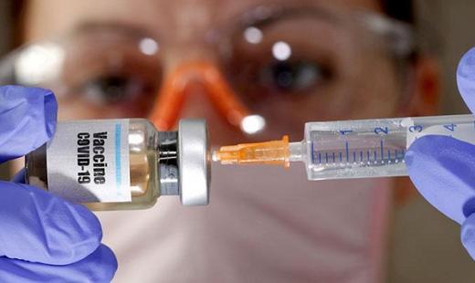 Vaksinasi di Tengah Ancaman dari Varian Baru Virus Corona