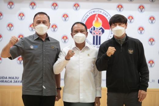 Bantu Proses Naturalisasi Dua Pemain Timnas, Iwan Bule: Terimakasih Menpora
