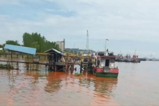 Kapal Pengangkut Minyak Sawit Tenggelam di Samarinda