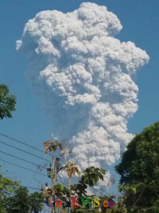 Breaking News: Gunung Merapi Jogja Kembali Erupsi, Warga Diimbau Jauhi Jarak 3 Km