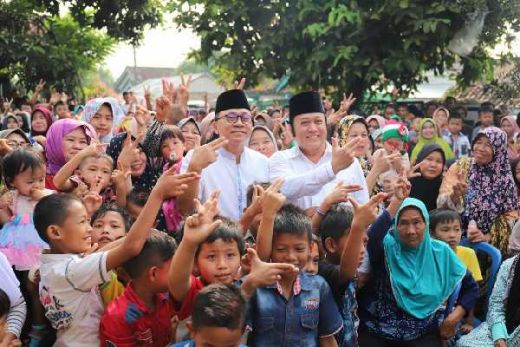Bagi-bagi THR di Kampung Halaman, Zulkifli Hasan Mohon Doa Agar Selalu Amanah