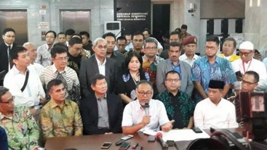 Tim Hukum Prabowo Tambah Berkas ke MK di Detik-detik Akhir