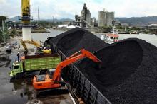 Politisi Golkar Minta Pemerintah Tekan Produksi Batubara