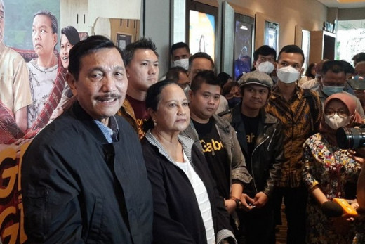 Gara-gara Nonton Film Ngeri-ngeri Sedap, Luhut Ngaku Tak Bisa Bendung Air Mata