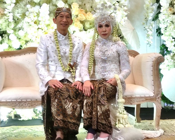 Melly Goeslaw dan Anto Hoed Rayakan 3 Dekade Cinta dengan Aksi Sosial Mulia